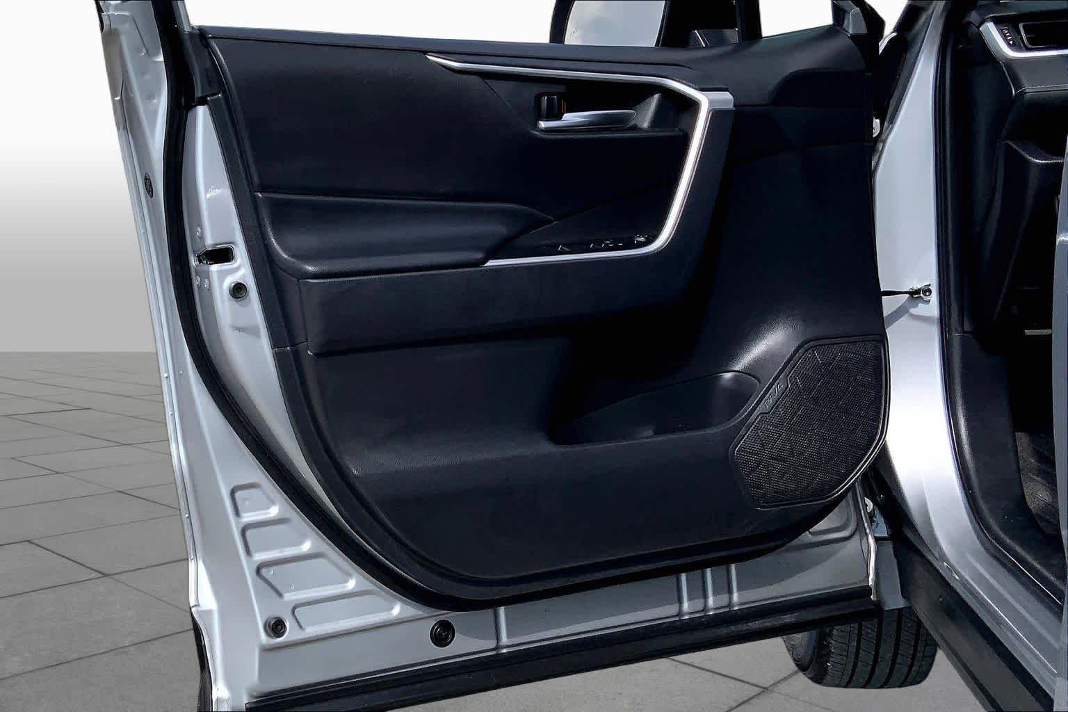 Used 2024 Silver Sky Metallic Toyota XLE image 21