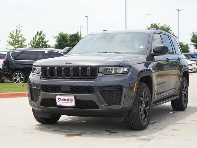 New 2026 Baltic Gray Metallic Clear-Coat Exterior Paint Jeep Altitude image 3