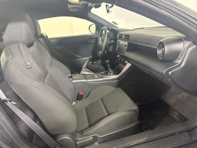 Used 2024 Pavement Toyota Base image 4
