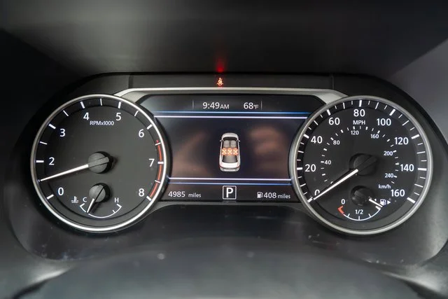 Used 2025 Gray Nissan SV image 21