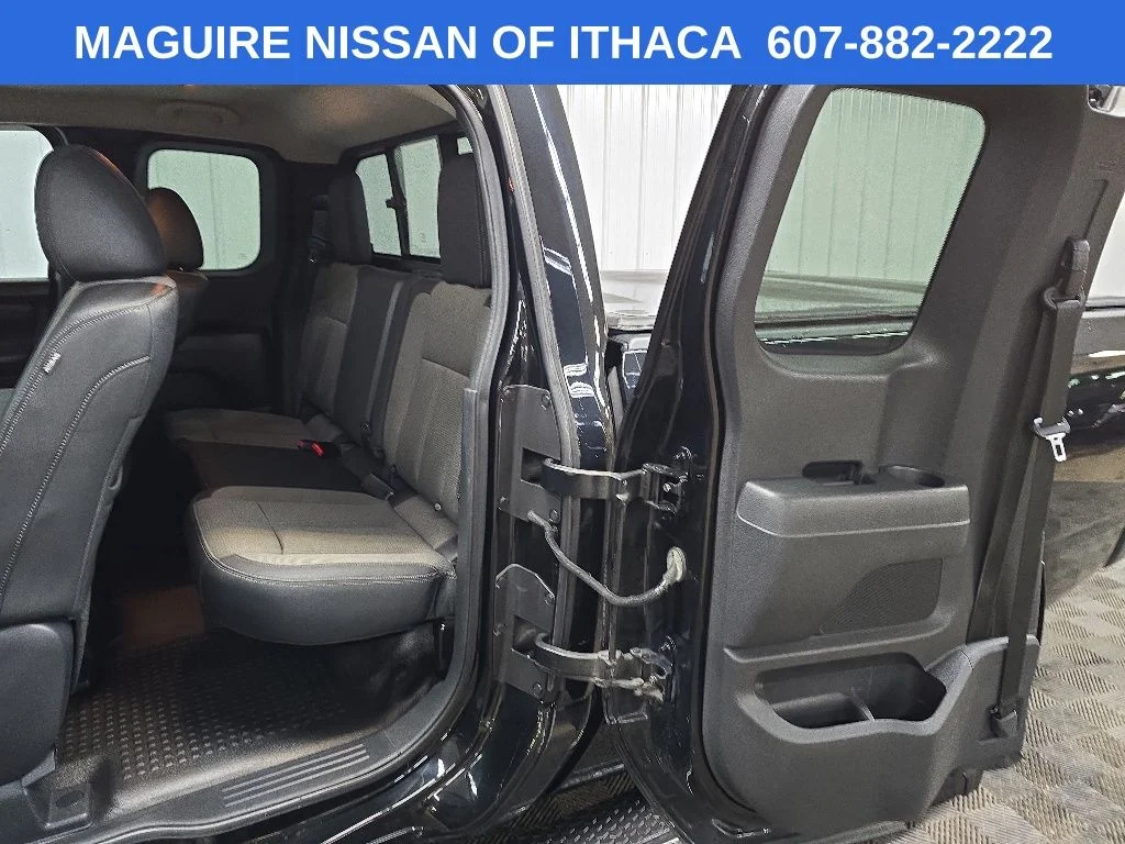 Used 2018 Black Nissan S image 31