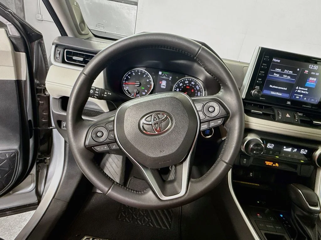 Certified Used 2019 Silver Sky Metallic Toyota XLE Premium image 12