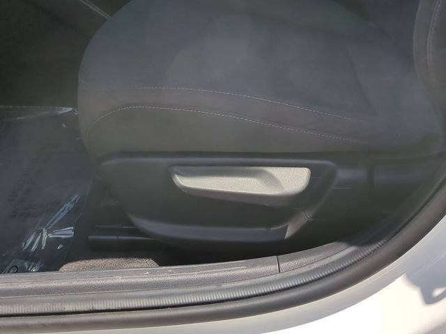 Used 2025 White Kia LXS image 22