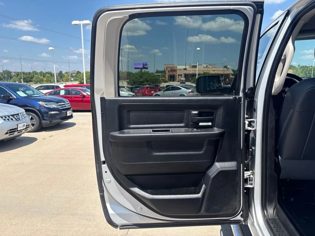 Used 2018 Silver Ram Tradesman image 29