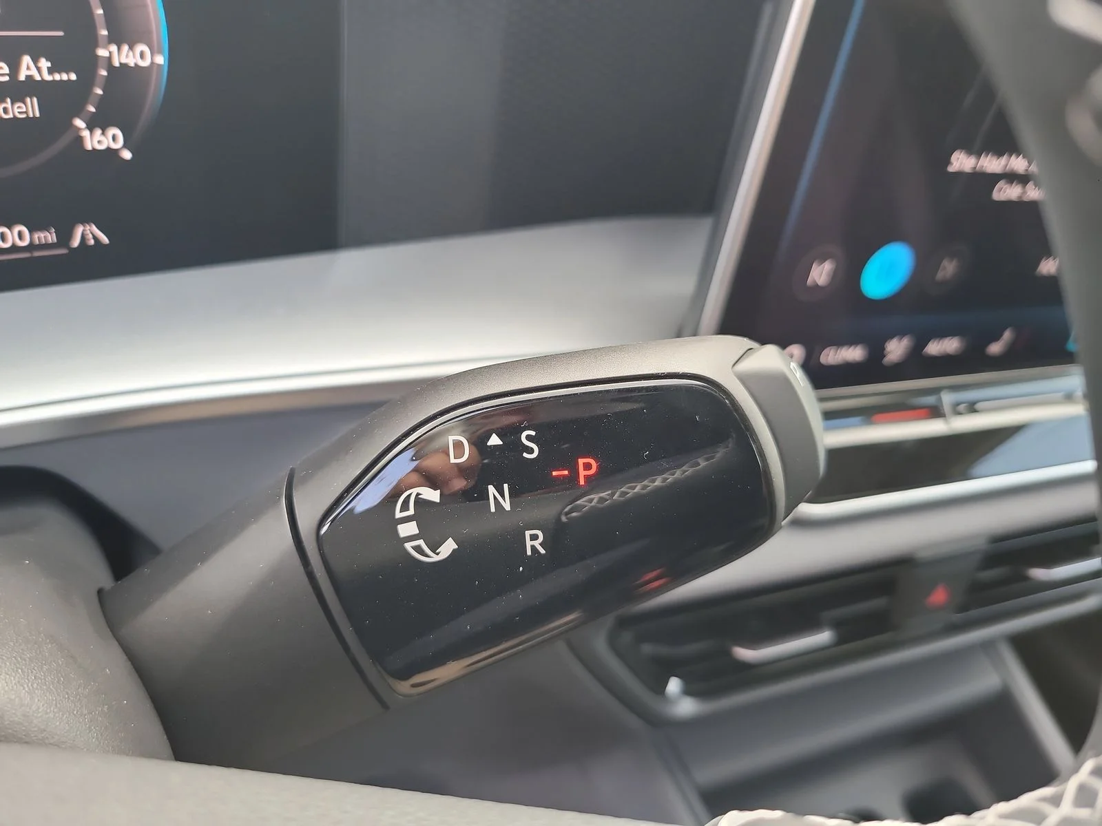 New 2026 Platinum Gray Metallic Volkswagen 2.0T SE image 29