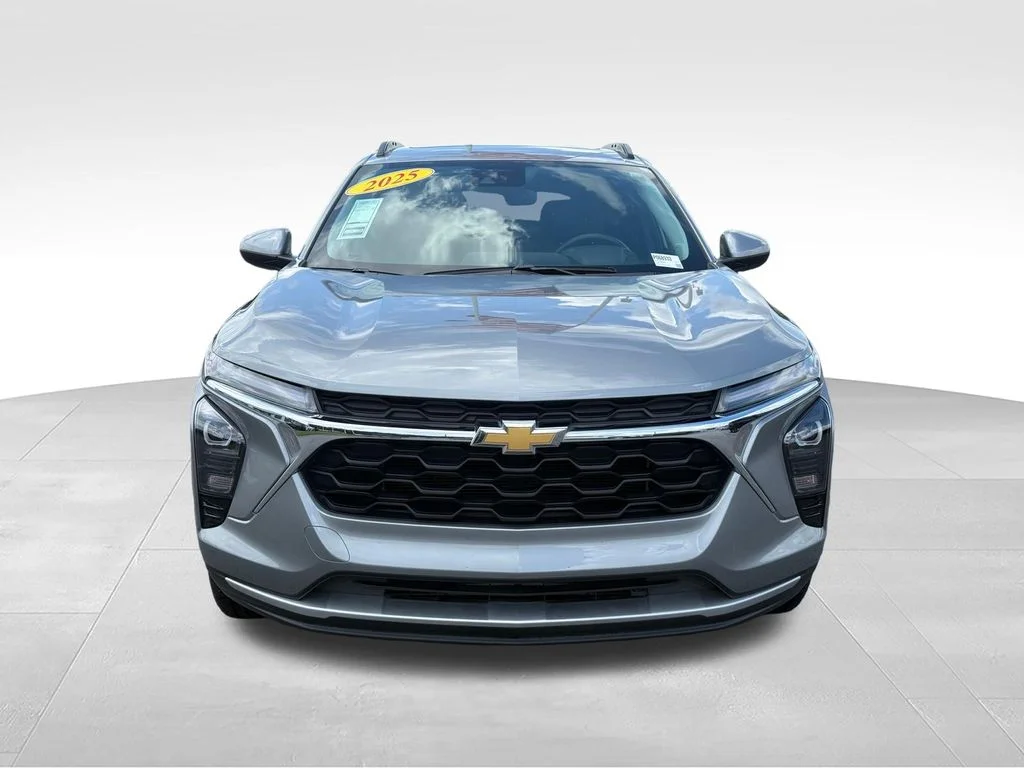 Used 2025 Gray Chevrolet LT image 25