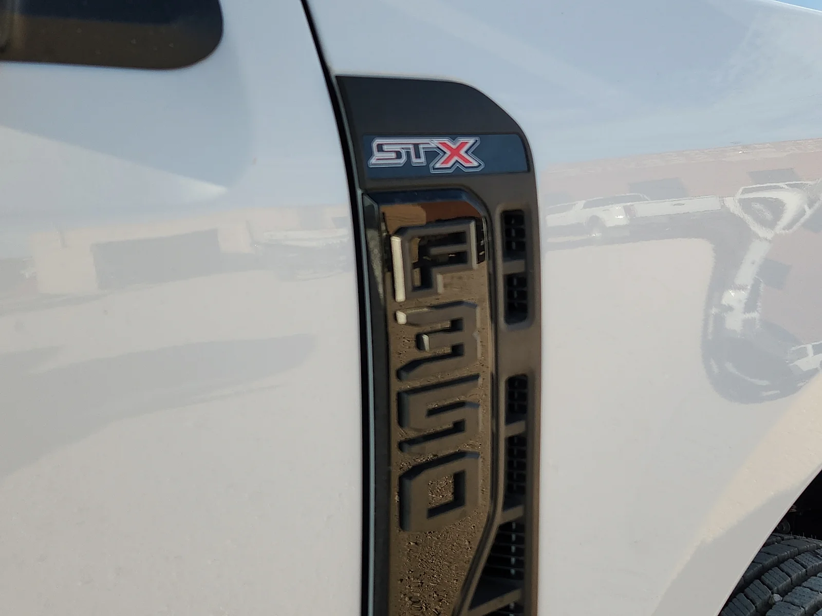 New 2027 Oxford White Ford XL image 10