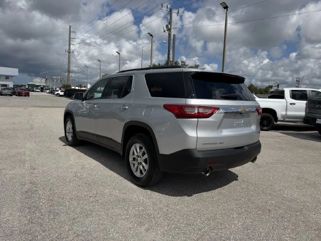 Used 2020 SILVER ICE METALLIC Chevrolet LT Cloth image 5