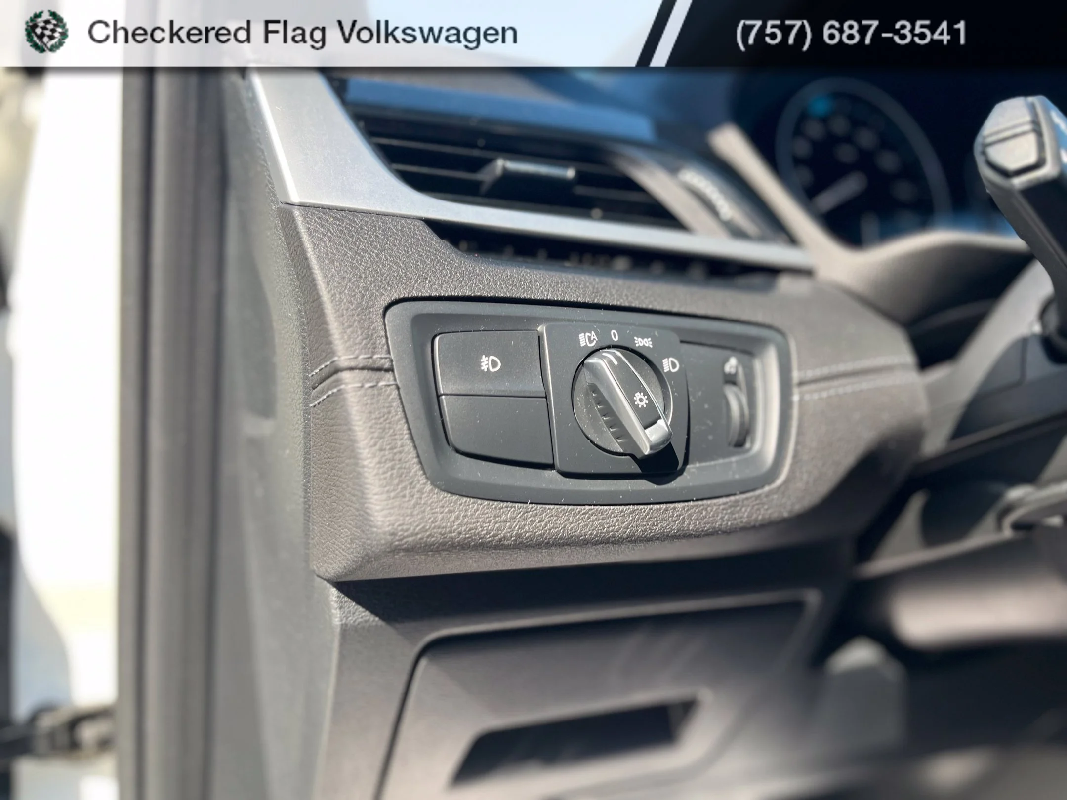 Used 2020 Alpine White BMW xDrive28i image 18