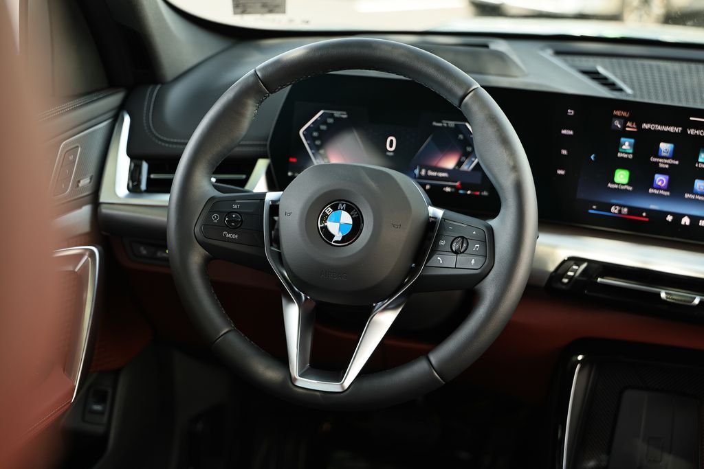 New 2026 Cape York Green Metallic BMW xDrive28i image 27