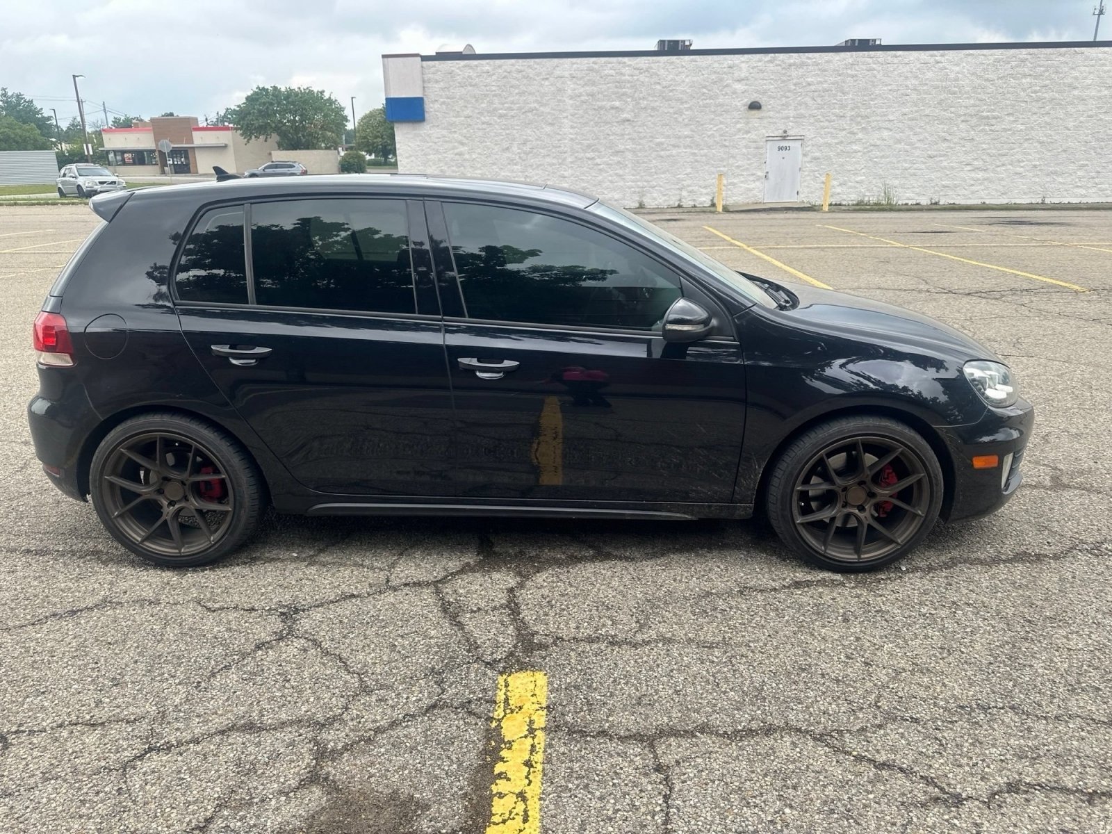 Used 2014 Deep Black Pearl Volkswagen Driver