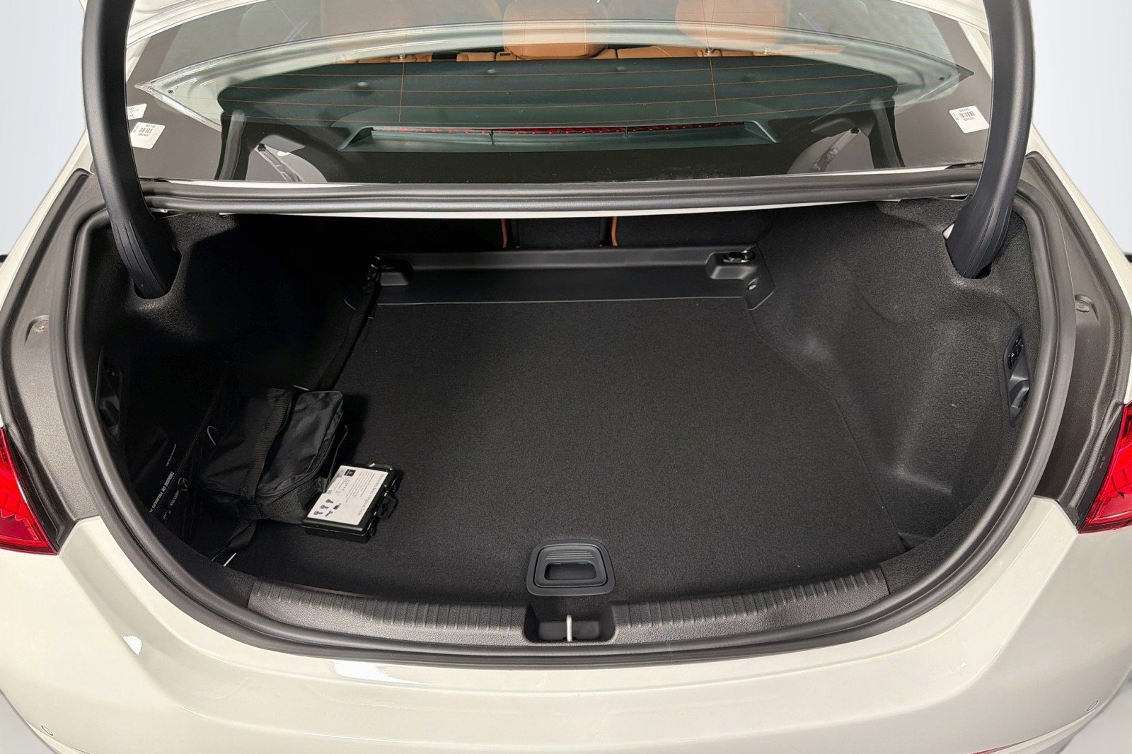 New 2026 Polar White Mercedes-Benz C 300 Sedan image 22