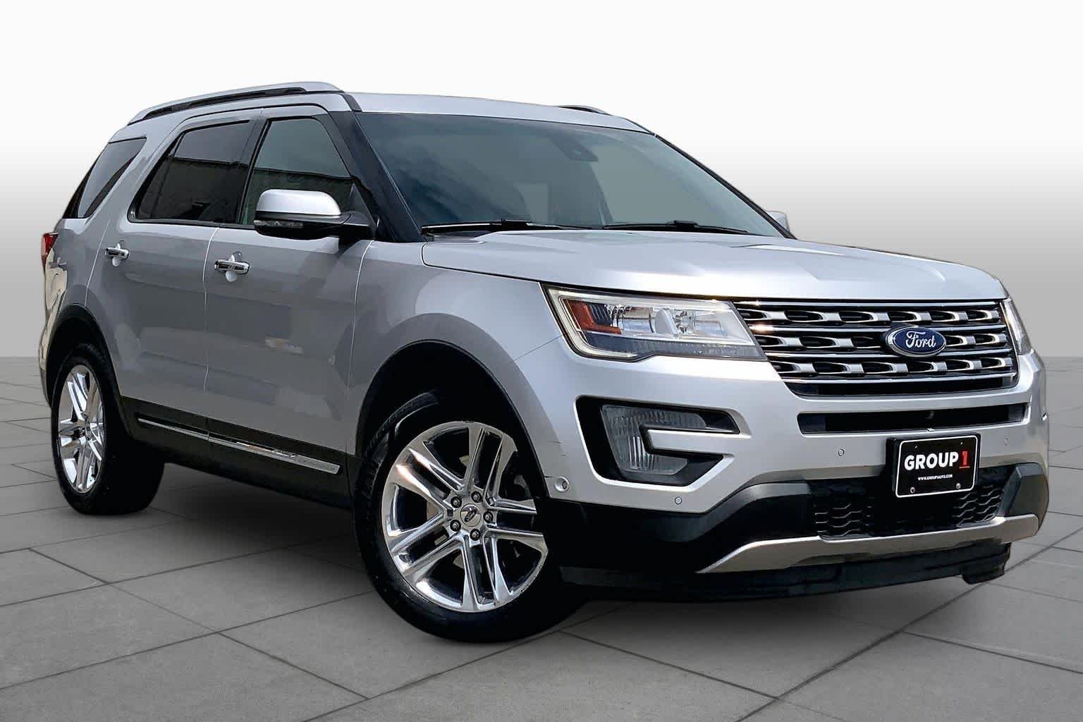 Used 2017 Ingot Silver Metallic Ford Limited image 3