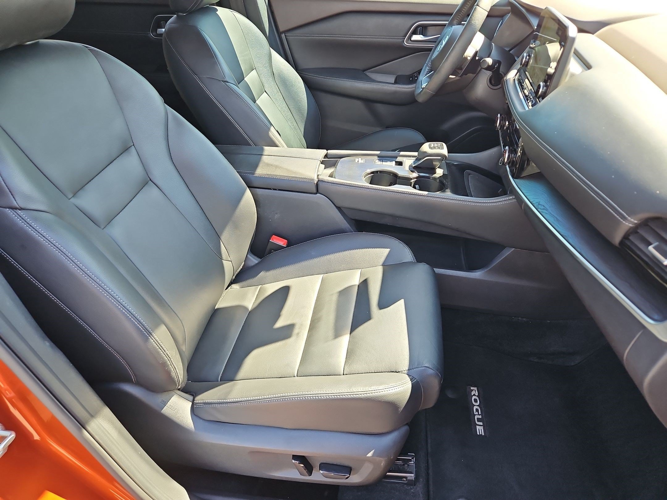 Used 2021 Sunset Drift Chromaflair/Super Black Nissan SL image 30
