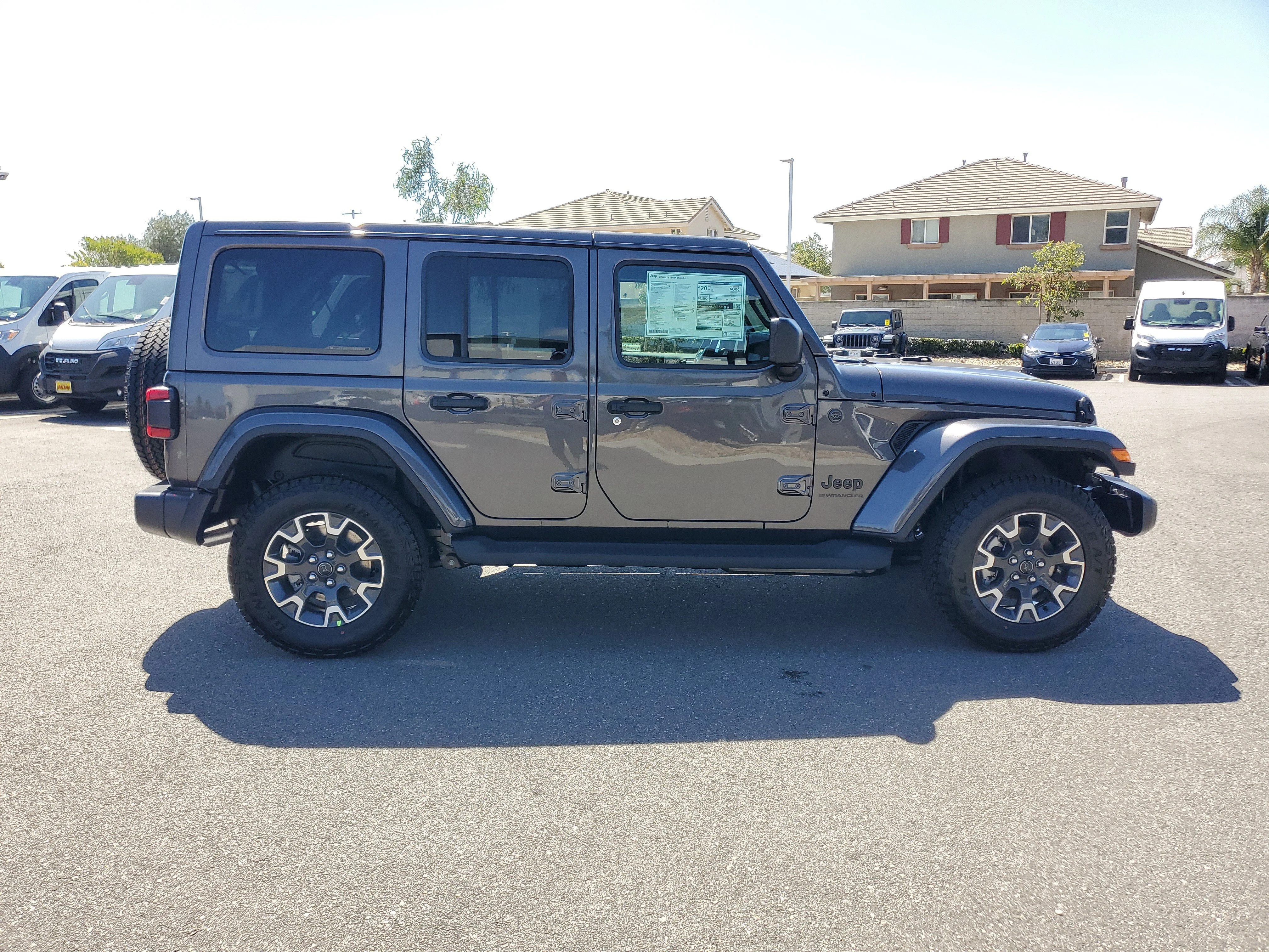 New 2026 Granite Crystal Metallic Clear-Coat Exterior Paint Jeep Sahara image 7