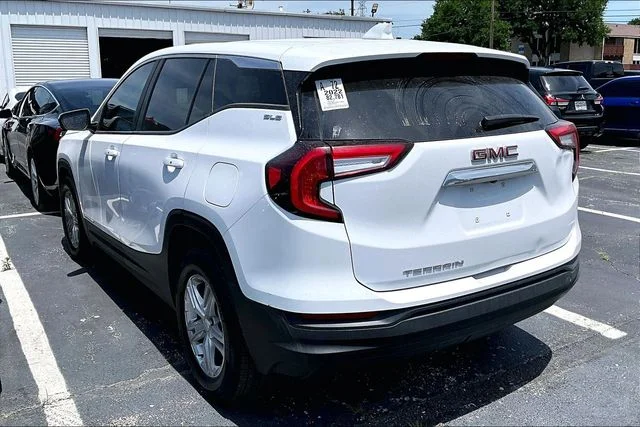 Used 2022 White GMC SLE image 2