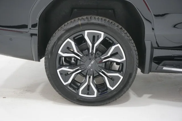 New 2025 Onyx Black GMC Max Range Denali image 8