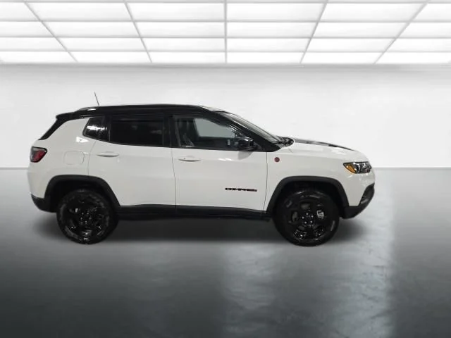 Used 2023 White Jeep Trailhawk image 3