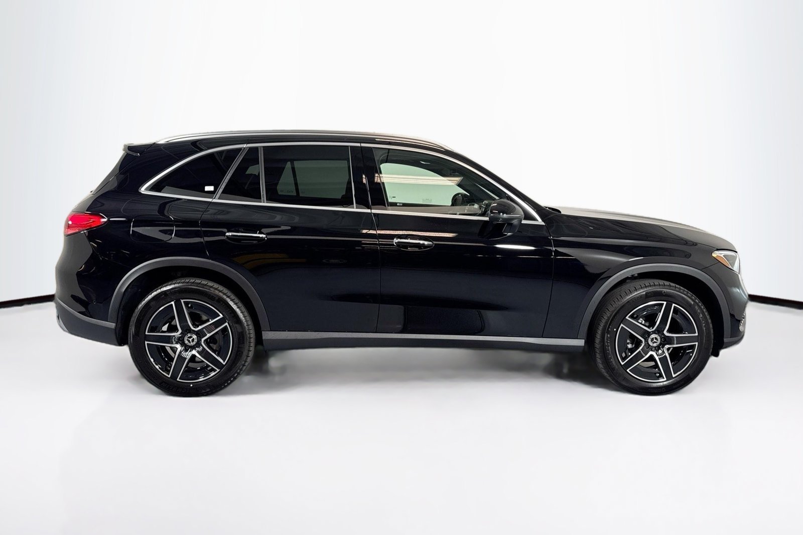 New 2026 Black Mercedes-Benz GLC 300 image 4
