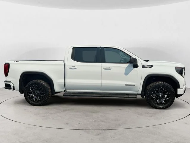 Used 2025 White GMC Elevation image 4