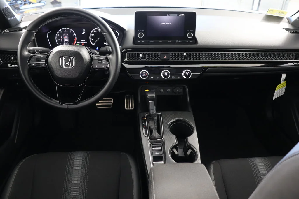 Used 2026  Honda Sport image 2