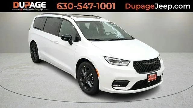 2026 Chrysler Pacifica Limited's photo