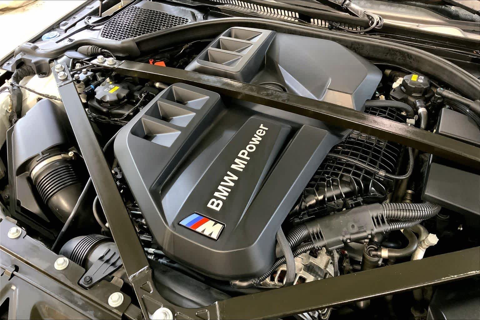 Used 2021 Alpine White BMW Competition image 31