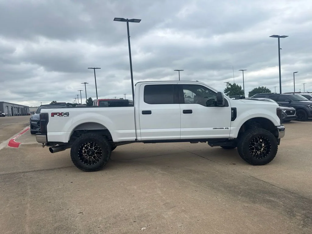 Used 2017 White Ford XLT image 2