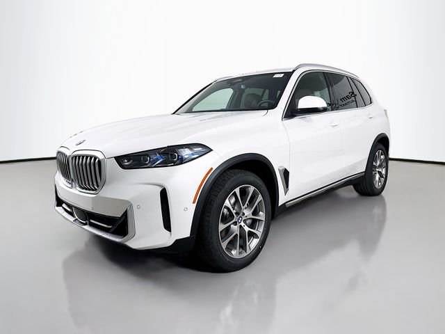 Used 2026 White Metallic BMW xDrive40i image 3