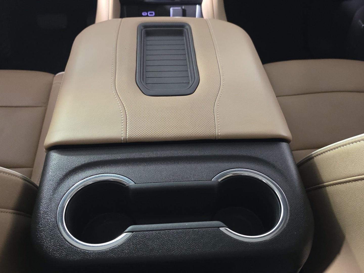 Used 2024 Iridescent Pearl Tricoat Chevrolet Premier image 36