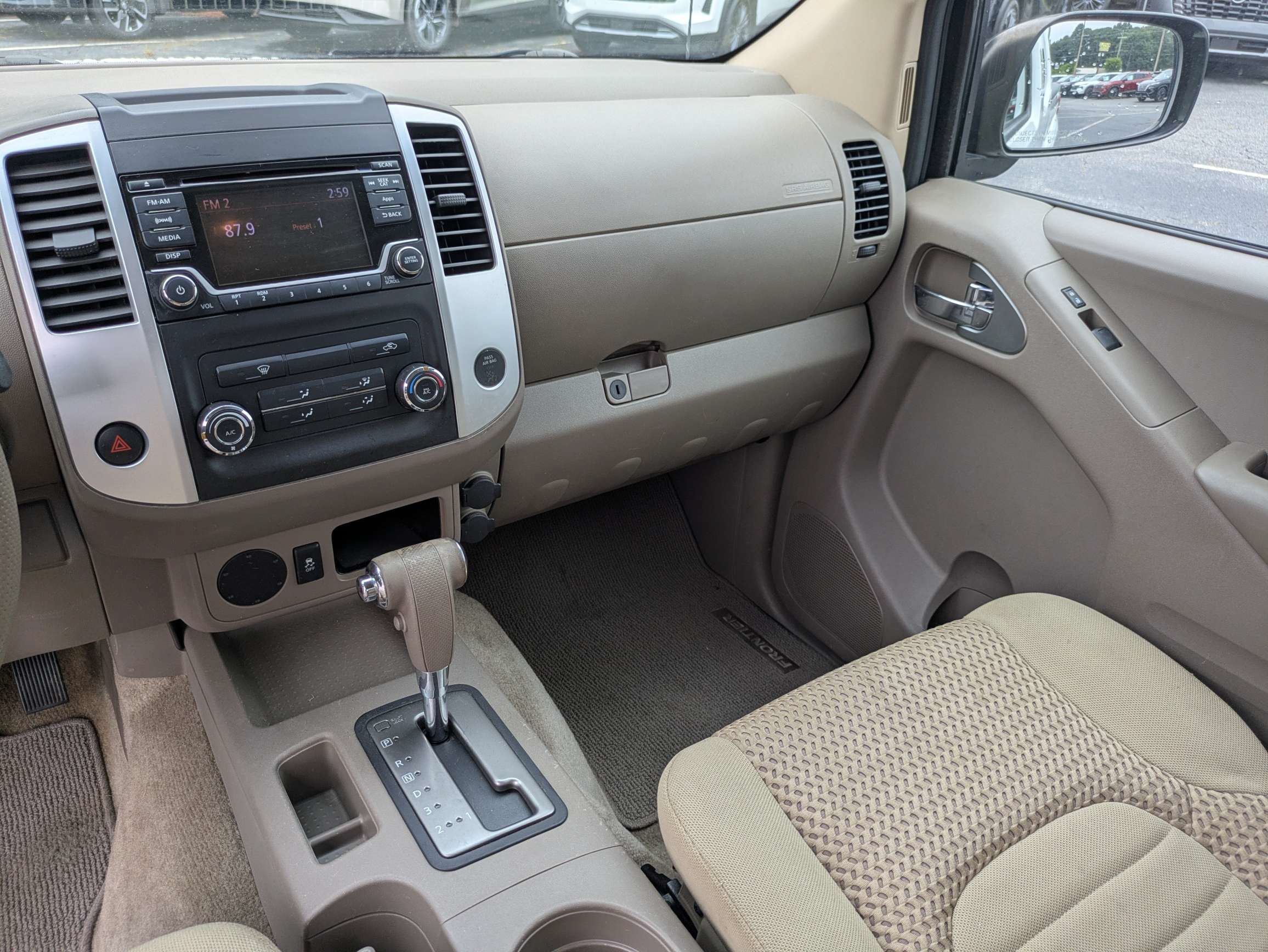 Used 2015 White Nissan SV image 13