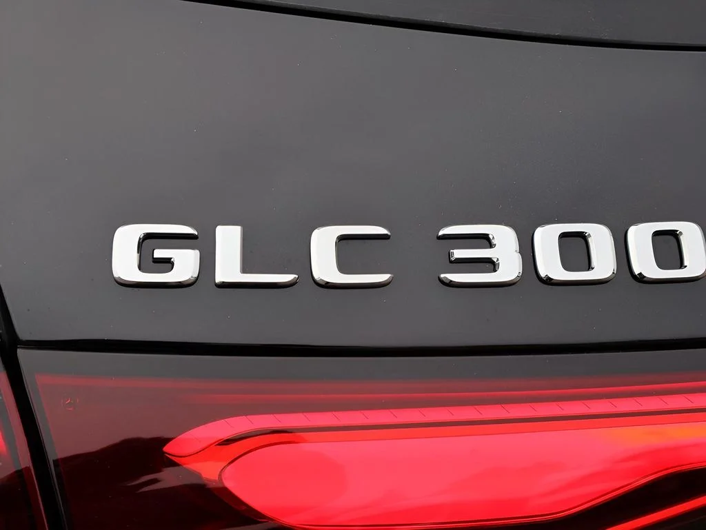 New 2026 Obsidian Black Metallic Mercedes-Benz GLC 300 image 8