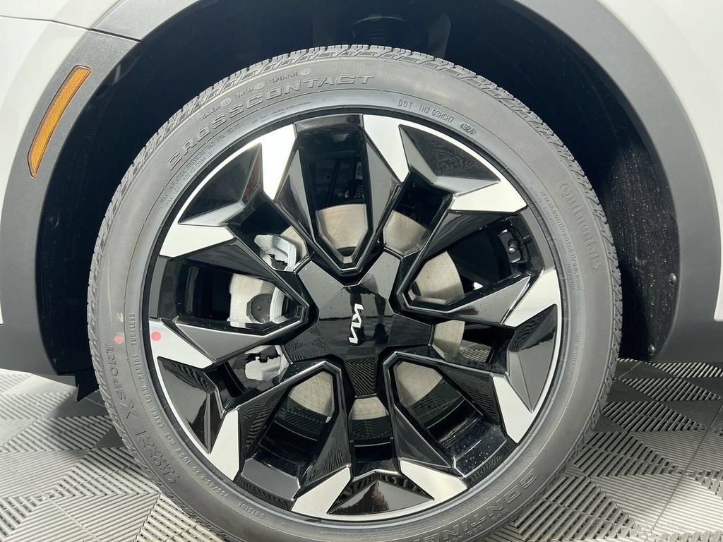 New 2026 Wolf Gray Kia EX image 13