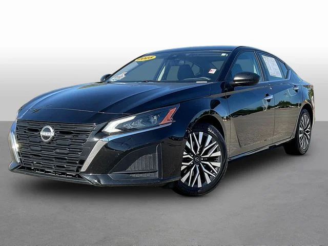 Used 2025 Black Nissan 2.5 SV image 3