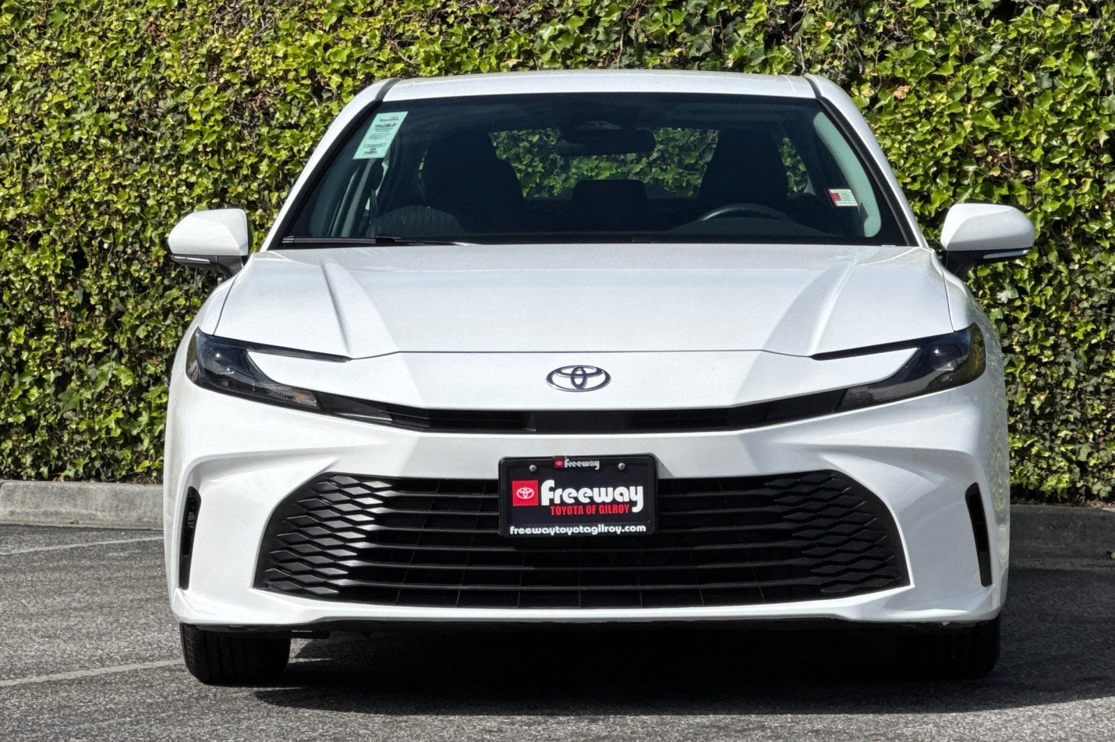 2025 Toyota Camry LE photo 3