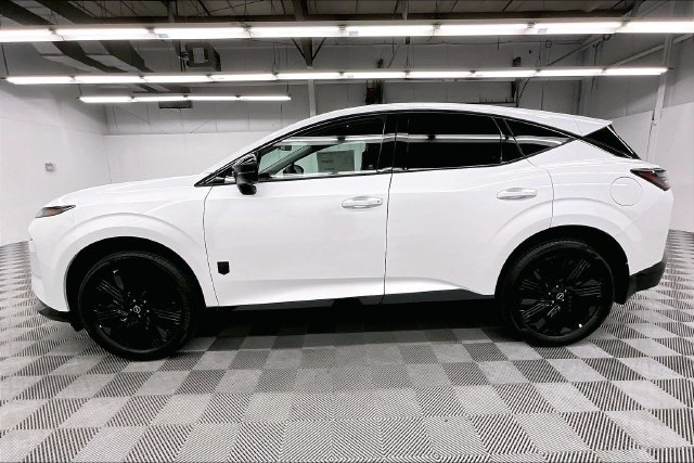 New 2027 Everest White Nissan Dark Armor image 18