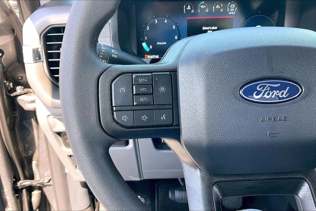 New 2026 Carbonized Gray Metallic Ford XLT image 17