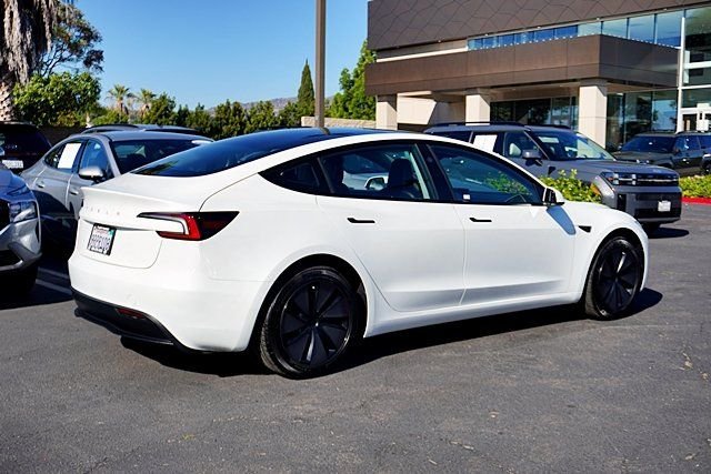 Used 2025  Tesla Long Range image 7