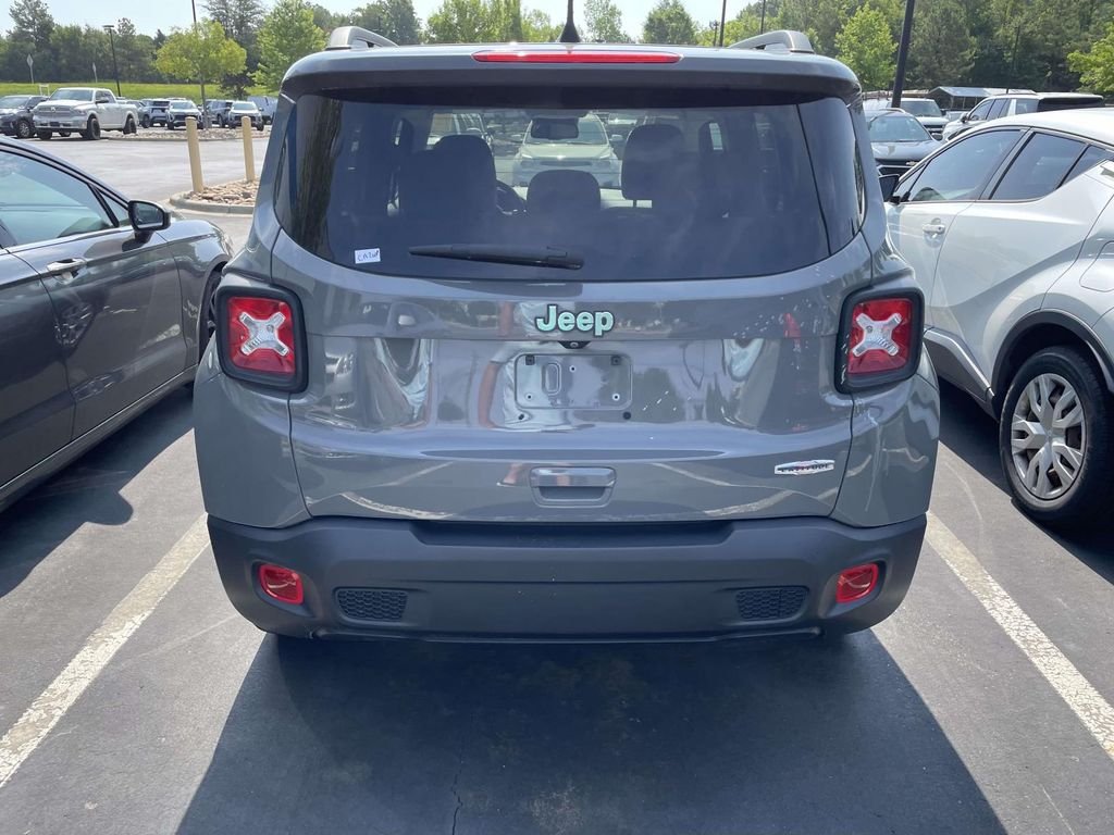 Used 2020 Sting-Gray Clearcoat Jeep Latitude image 5