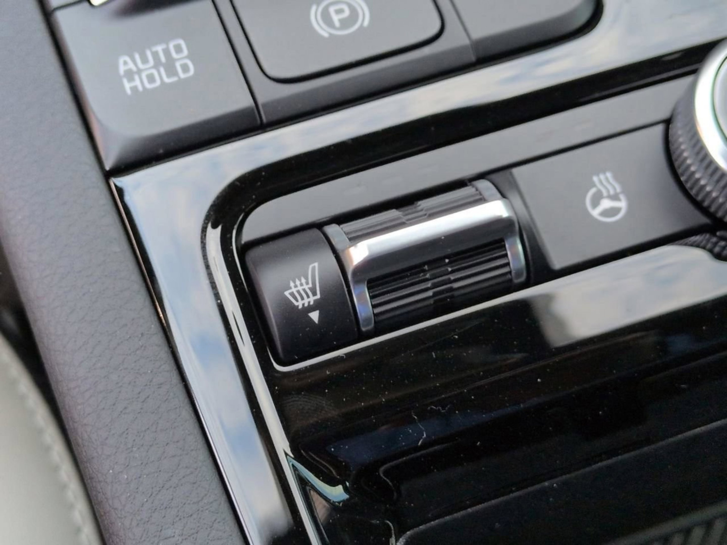 New 2026 Snow White Pearl Kia GT-Line image 36
