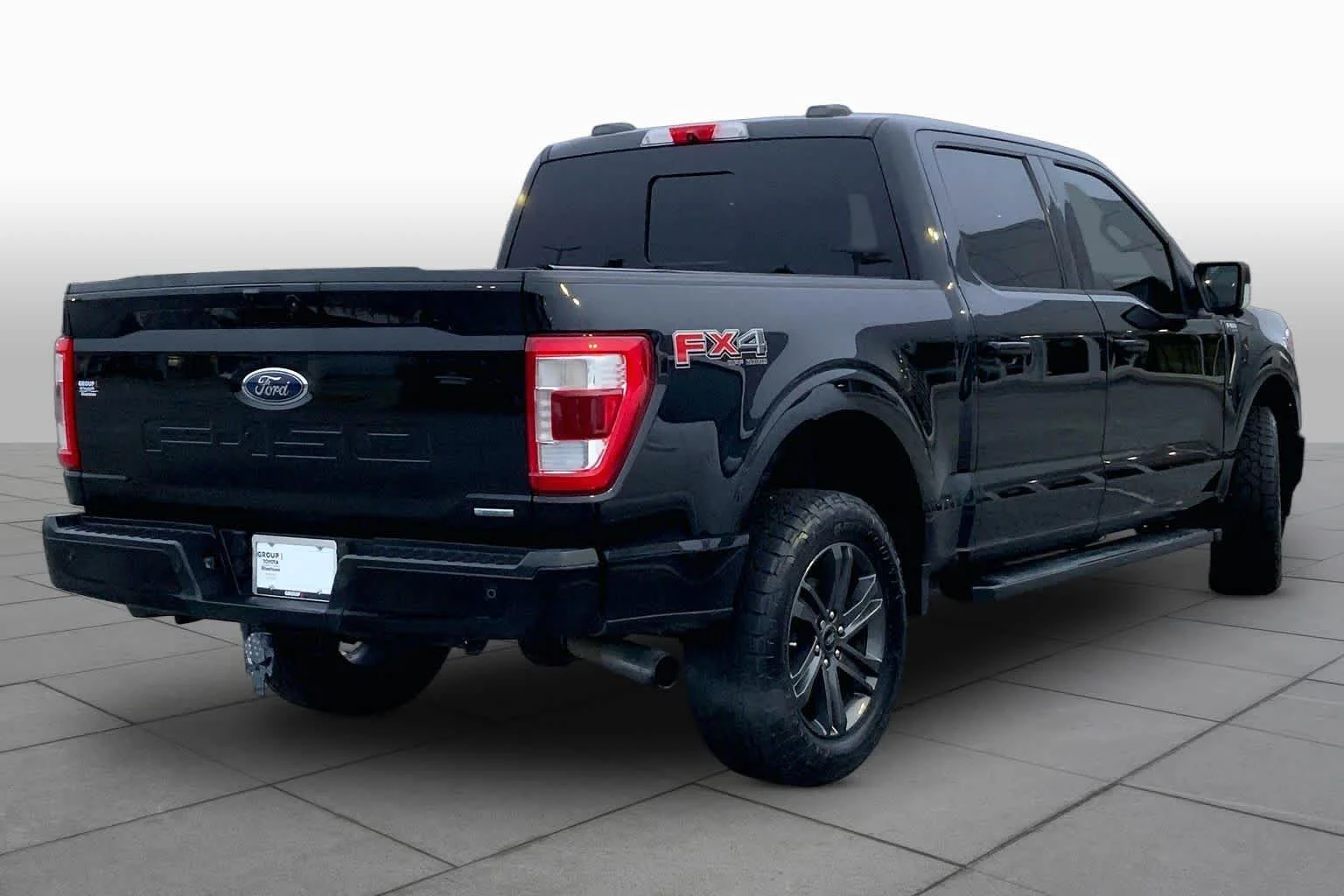 Used 2021 Agate Black Ford LARIAT image 12