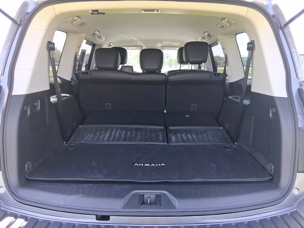 Used 2023 Gray Nissan SV image 12