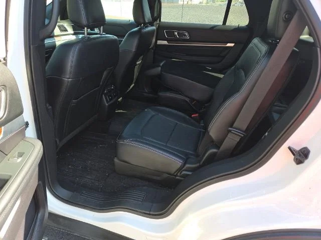 Used 2019 White Platinum Tri-Coat Metallic Ford Limited image 44