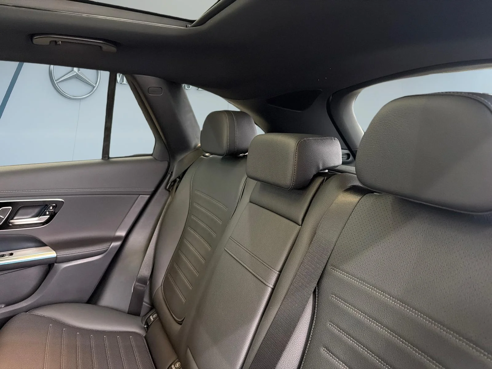 New 2026 White Mercedes-Benz GLC 300 image 25