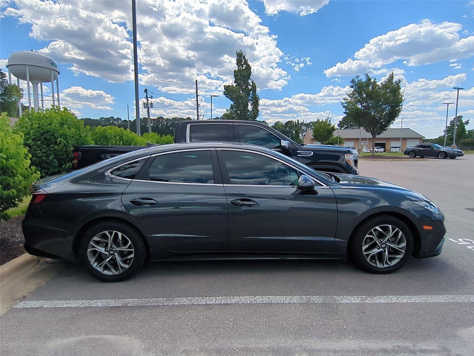 Used 2022 Portofino Gray Hyundai SEL image 4