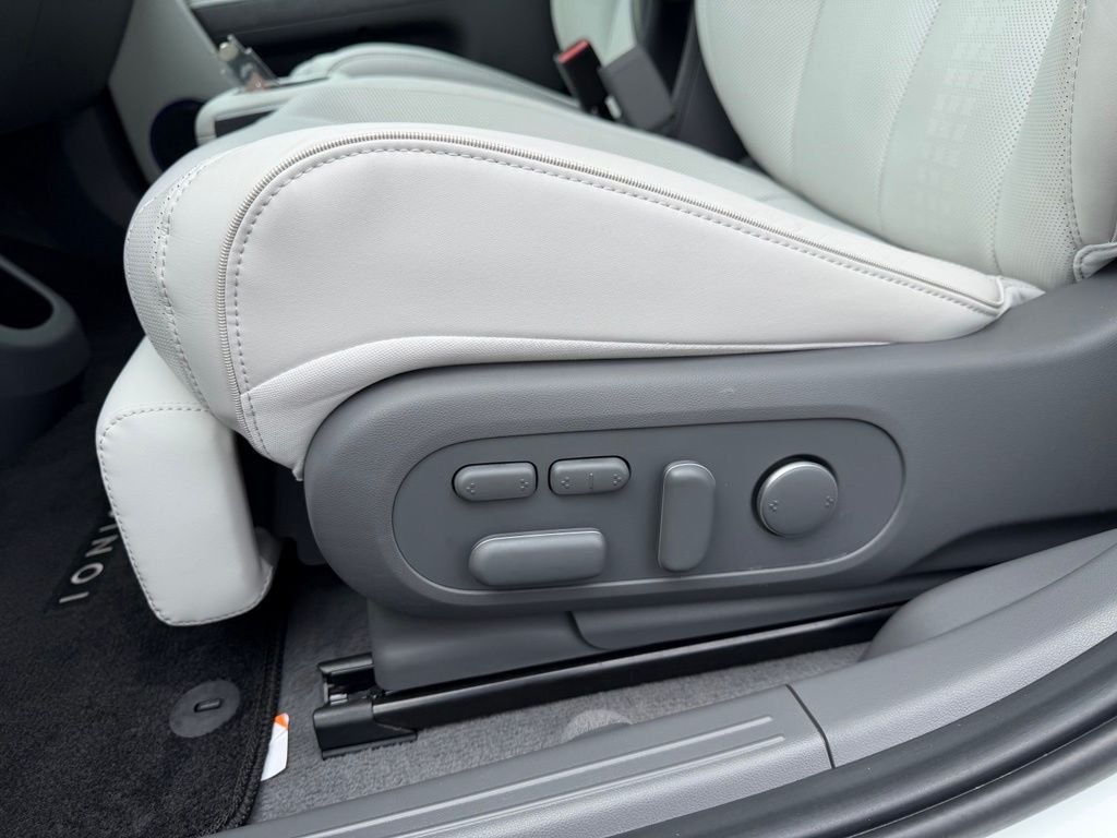 Used 2024 Atlas White Hyundai Limited image 15