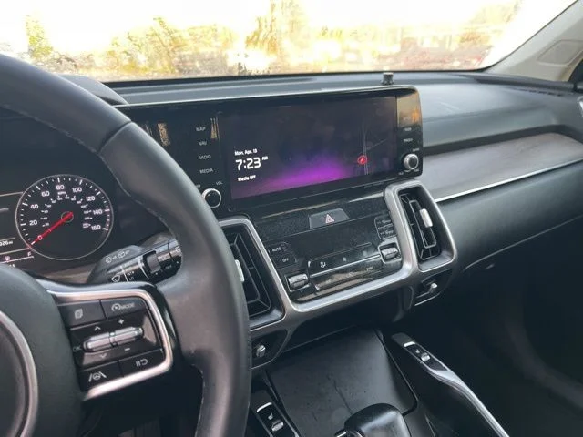 Used 2023 Black Kia X-Line S image 24