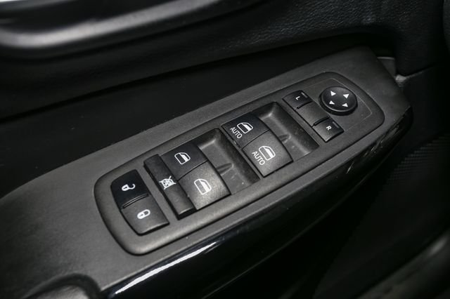 Used 2023 Black Jeep Altitude image 38