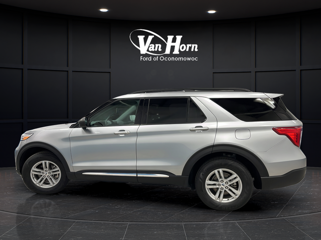 Used 2024 Iconic Silver Metallic Ford XLT image 4