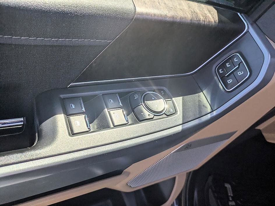 Used 2023 Antimatter Blue Metallic Ford LARIAT image 14